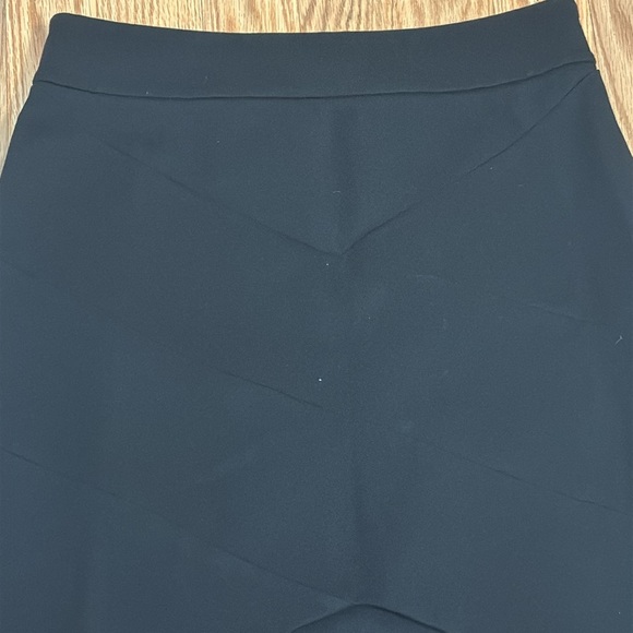 Express Black Mini Skirt, V design, cut up hem, 6 - Picture 2 of 8
